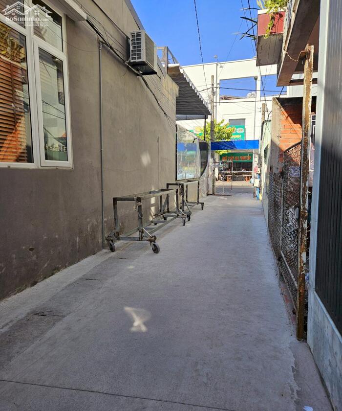 Hình ảnh Bán nhà 1 trệt 2 lầu cạnh siêu thị Coopmart, đường Trưng Nữ Vương, Vĩnh Long 1