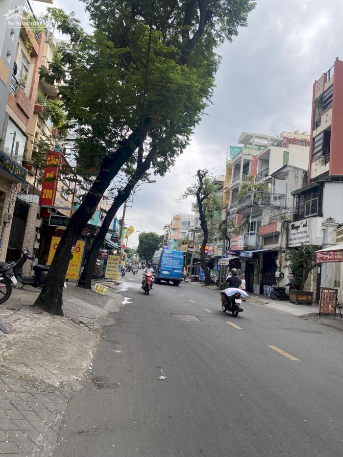 Hình ảnh Trung tâm Q10 gần Ngô Gia Tự, DT 4x14.5m BTCT, 4 Tầng 5PN, 6