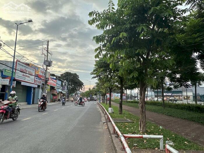 Hình ảnh Bán nhà MTKD ngay Metro Hiệp Phú Q12 ngang 6.6m 165m2 3 tầng đẹp vào ở và KD chỉ 17.5 tỷ. 7