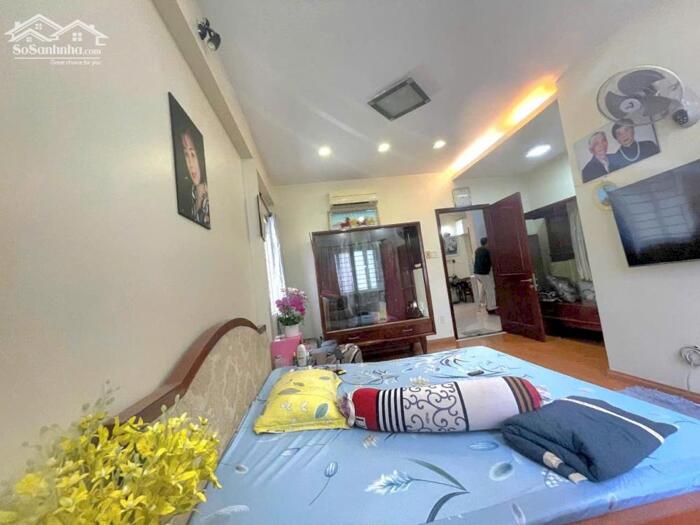 Hình ảnh Bán Biệt thự 3 lầu mái Thái ngang 11m 275m2 có hầm T.máy Dương Quảng Hàm tặng NT 46.8 tỷ. 11