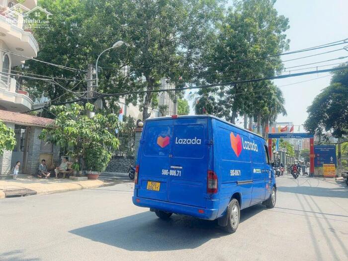 Hình ảnh Bán Biệt thự 3 lầu mái Thái ngang 11m 275m2 có hầm T.máy Dương Quảng Hàm tặng NT 46.8 tỷ. 9