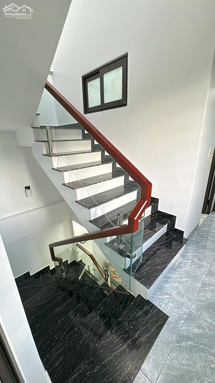 Hình ảnh NHÀ 3 TẦNG LÔ GÓC, NGÕ PHỐ NGUYỄN LƯƠNG BẰNG TPHD 10