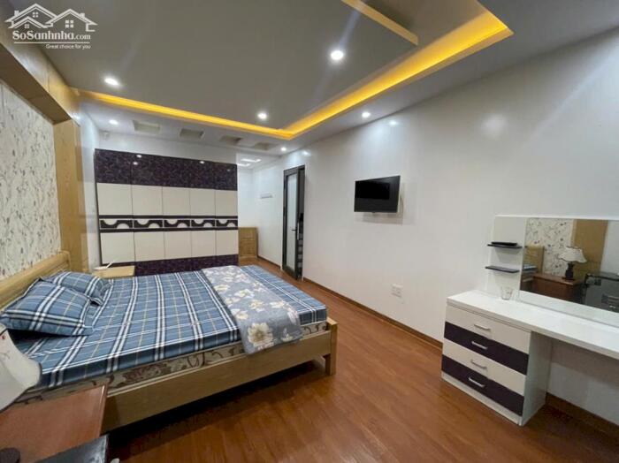 Hình ảnh Cho thuê nhà mặt phố Văn Cao, 4 ngủ khép kín, DT: 70m2. 6