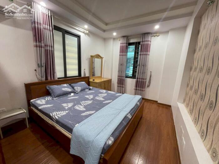 Hình ảnh Cho thuê nhà mặt phố Văn Cao, 4 ngủ khép kín, DT: 70m2. 4