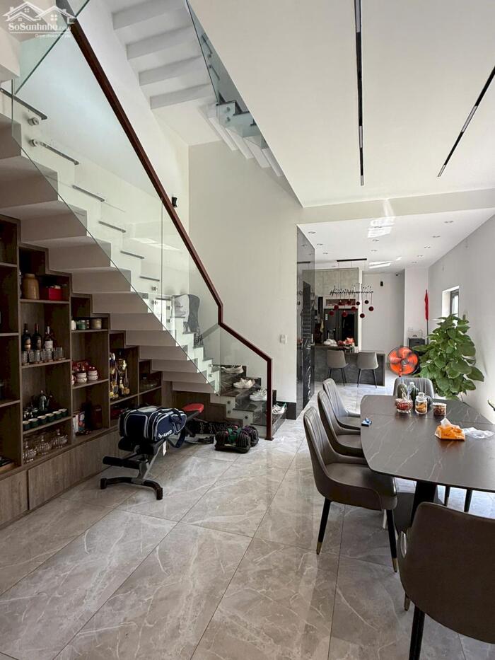 Hình ảnh Cần bán nhà 5 tầng MT Thích Quảng Đức.Đà Nẵng 1