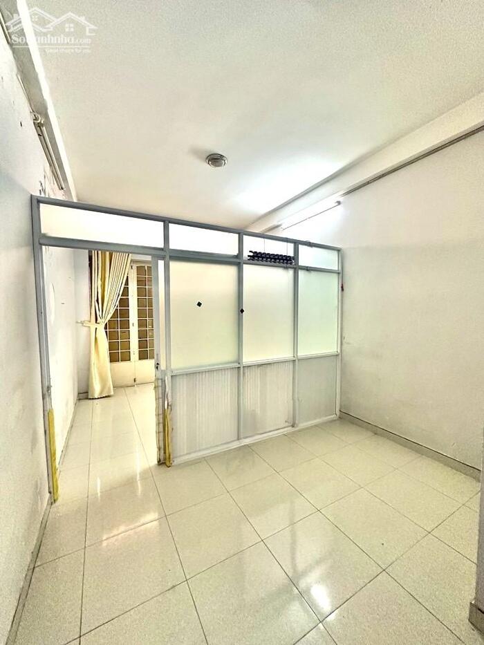 Hình ảnh BÁN NHÀ NGÔ QUYỀN, QUẬN 10, 35M2, 3 TẦNG, HẺM 3M, SÁT HẺM XE TẢI, NỞ HẬU VUÔNG, 4 PN, SỔ RIÊNG, CHỈ 7.X TỶ 5