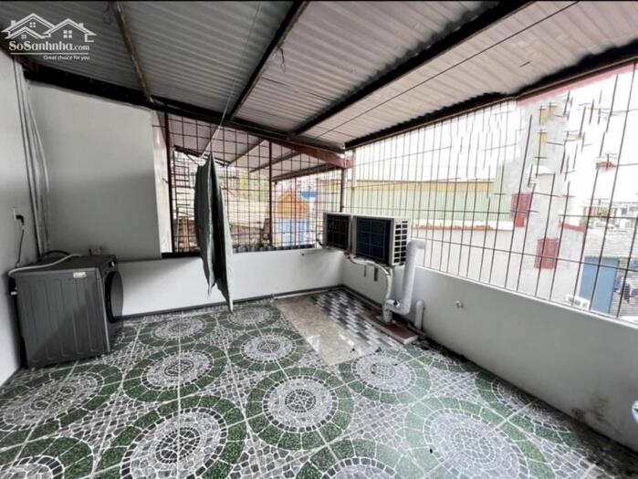 Hình ảnh Cho thuê nhà 4 ngủ khép kín phố Văn Cao, DT: 70m2. 9