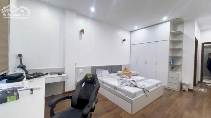 Hình ảnh Nhà 7 Tầng Thang Máy Trần Quốc Hoàn - Cầu Giấy, 41m, MT 4m, Gara Ô tô, Phân Lô Ô tô Tránh 1