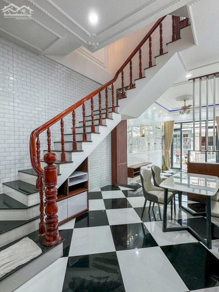 Hình ảnh Bán Nhà 1 Trệt 3 Lầu Mặt tiền đường Nguyễn Văn Trỗi - Cặp Vách ĐH Cần Thơ 4