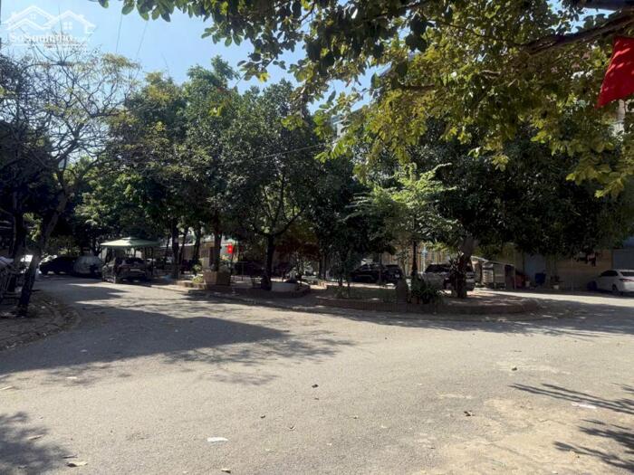 Hình ảnh 40m view vườn hoa TĐC Tu Hoàng – Phân lô bàn cờ – Ô tô tránh, vỉa hè – Kề liên cấp Phenikaa 5