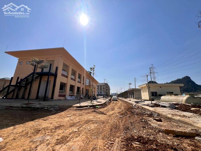 Hình ảnh Chính chủ gửi bán lô đất 90m sẵn nhà mái bằng trên đất. 0