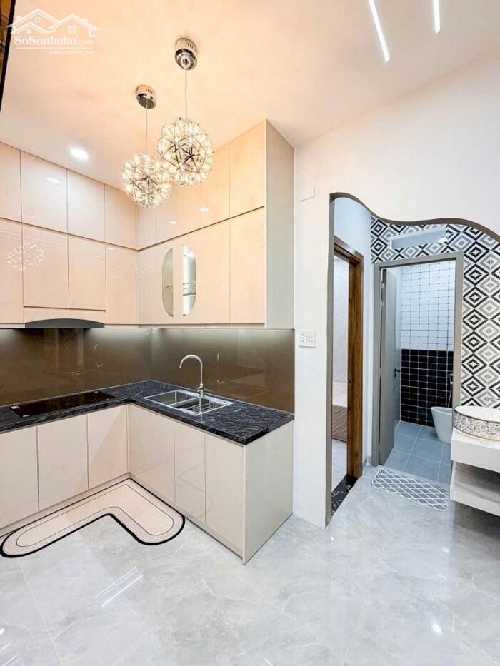 Hình ảnh Bán nhà mặt phố Hoàng Cầu 76m2 vỉa hè rộng mặt tiền rộng 16.5 tỷ 1