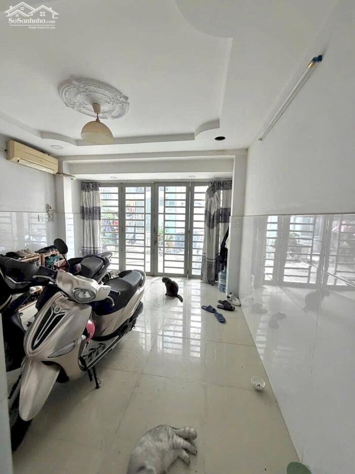 Hình ảnh Bán nhà hẻm 93// nguyễn du 40 m2 3 lầu giá 4 tỷ 950 TL 3