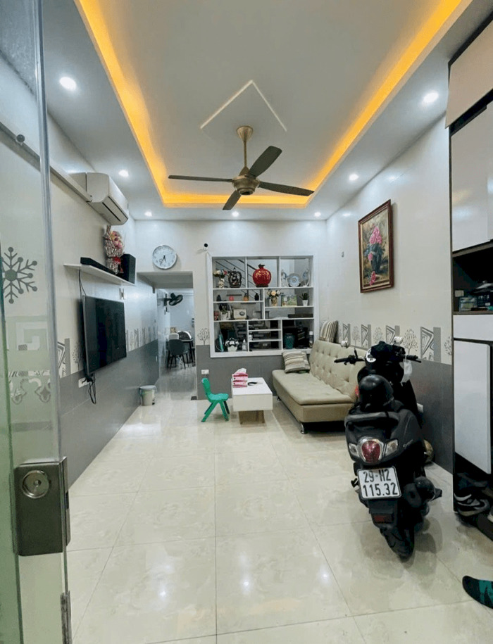 Hình ảnh Bán nhà Tân Mai 15m ra ô tô tránh, 5Tx42m, 9.2 tỷ. 2