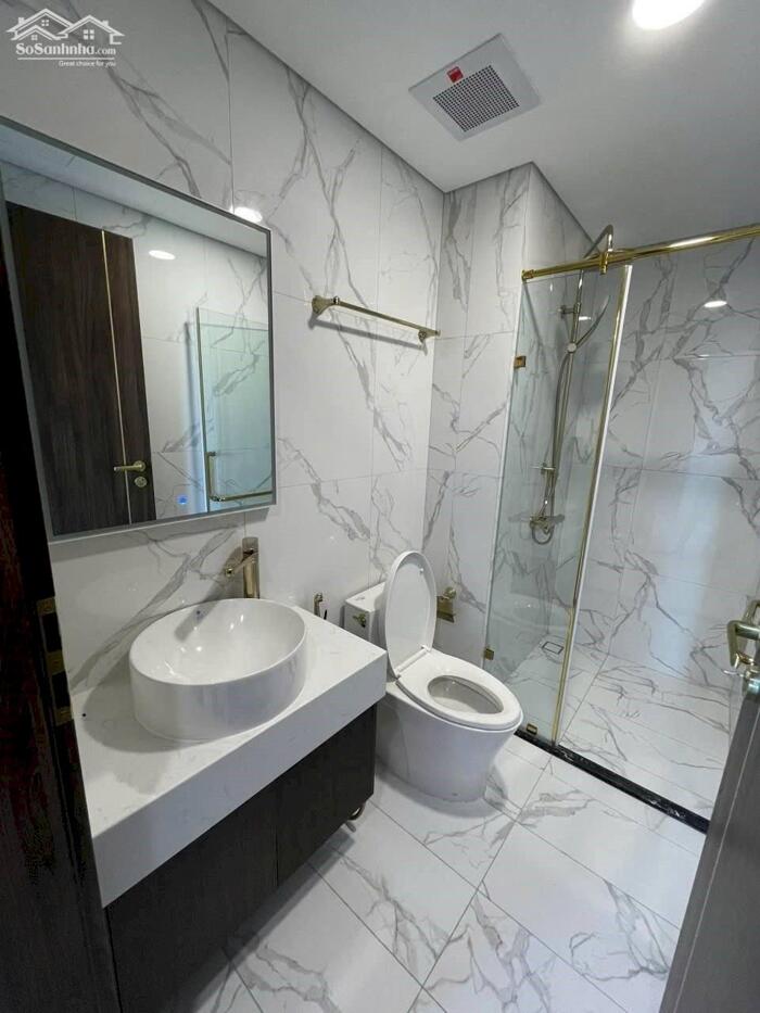 Hình ảnh bán nhà mặt phố Nguyễn Thái Học 30m2 vỉa hè rộng kinh doanh tốt 15 tỷ 2