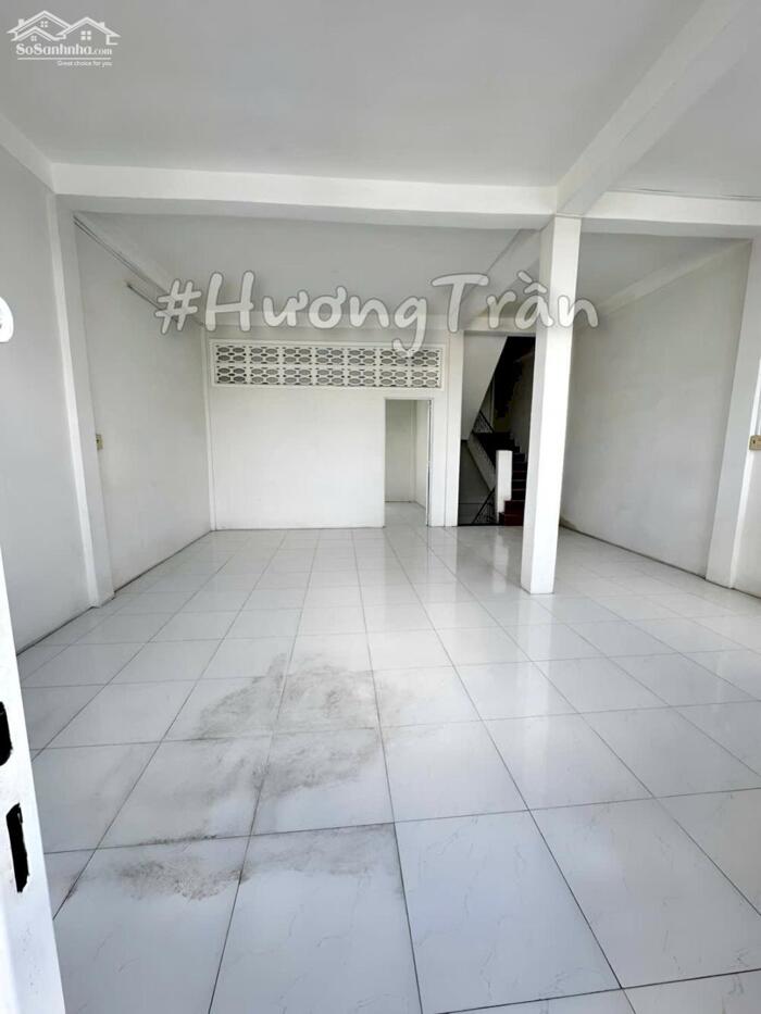 Hình ảnh 27 triệu - CHO THUÊ NHÀ 4 TẦNG, NGANG 5.9m MẶT TIỀN CÁCH MẠNG THÁNG 8, sát bên VINCOM HÙNG VƯƠNG 4
