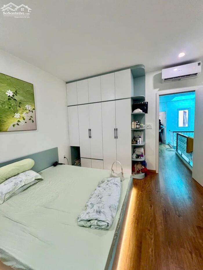 Hình ảnh BÁN NHÀ LÊ DUẨN _ 2 TẦNG, 70M²đ , 3 PN _ GIÁ: 4.85 TY 2