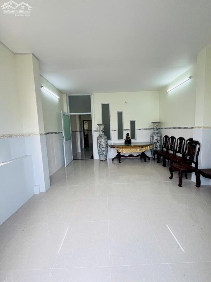 Hình ảnh CHO THUÊ NHÀ: TRỆT 3 LẦU RỘNG ĐẸP - NHÀ MỚI - GÓC 2 MẶT TIỀN Đ. NGUYỄN VIỆT HỒNG - GIÁ: 25 TRIỆU 9