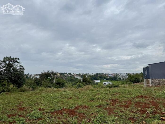 Hình ảnh Đất Nn View Trên Cao Hẻm 327 Y Moal 42X20M Giá 3,7 Tỷ Khu Dân Cư Quỳnh Anh 1