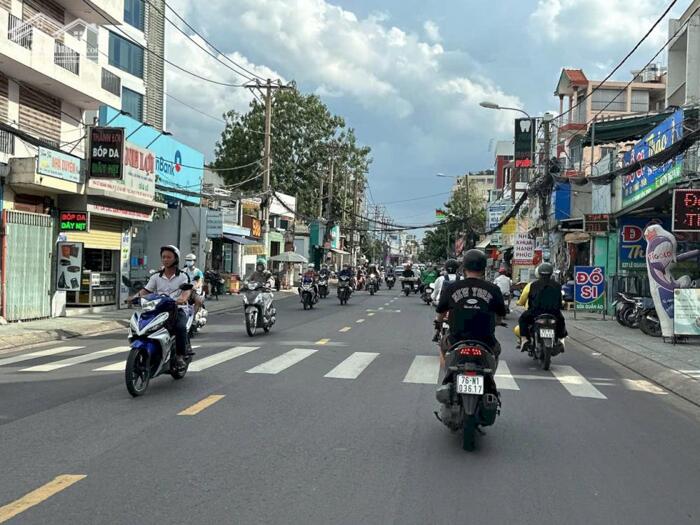 Hình ảnh Bán nhà MTKD Trần Bình Trọng BT ngang 13m 800m2 52 PN tiện xây 12 tầng gần chợ 103 tỷ. 0