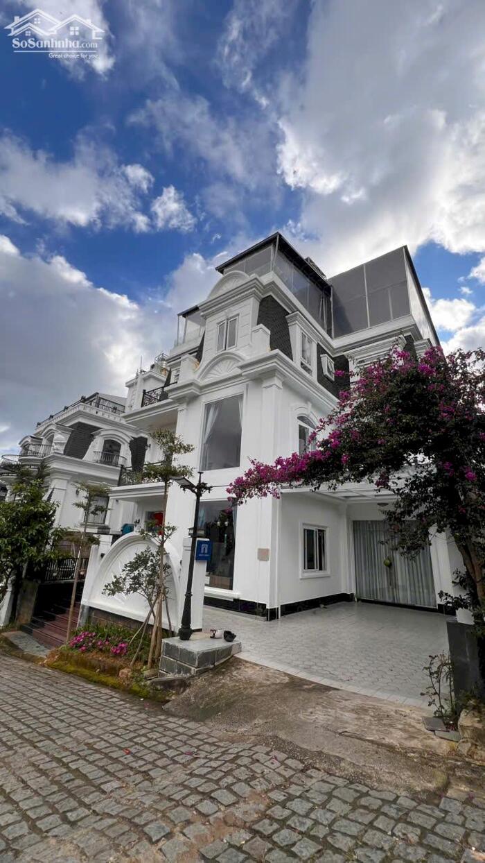 Hình ảnh Biệt Thự Sân Vườn Cách Hồ Xuân Hương 500m, Đường 9m -DT : 378m - 3 Tầng- 20pn giá chỉ 35 tỷ! 3