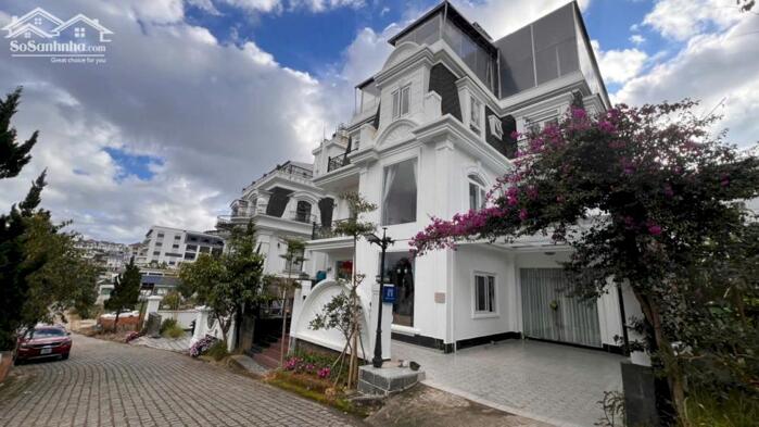 Hình ảnh Biệt Thự Sân Vườn Cách Hồ Xuân Hương 500m, Đường 9m -DT : 378m - 3 Tầng- 20pn giá chỉ 35 tỷ! 4