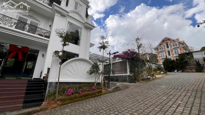 Hình ảnh Biệt Thự Sân Vườn Cách Hồ Xuân Hương 500m, Đường 9m -DT : 378m - 3 Tầng- 20pn giá chỉ 35 tỷ! 2