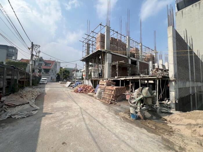 Hình ảnh Bán 87,8m đất đấu giá tổ 8 Thạch Bàn, view bãi gửi xe và hồ Bộ Đội Cự Khối 1