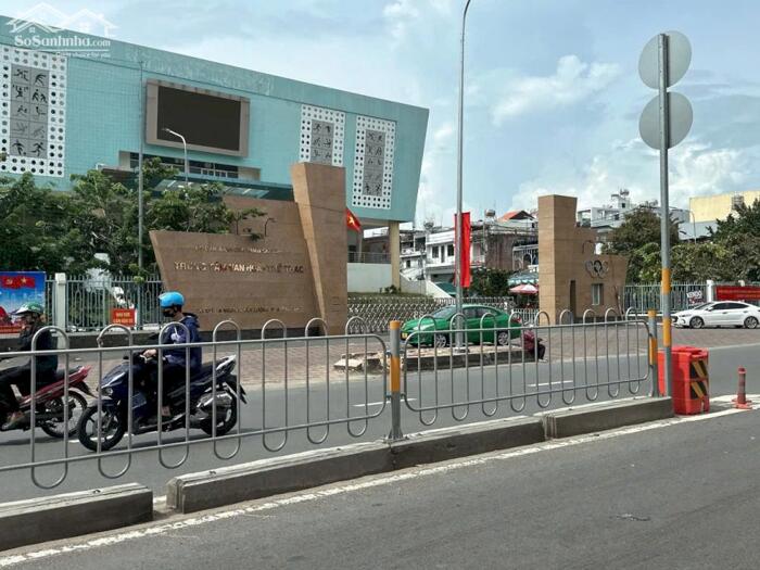 Hình ảnh SỐC Nhà MTKD ngang 4.2m KD đỉnh 48m2 Nguyễn Văn Lượng view Lotte Mart chỉ 10 tỷ. 3