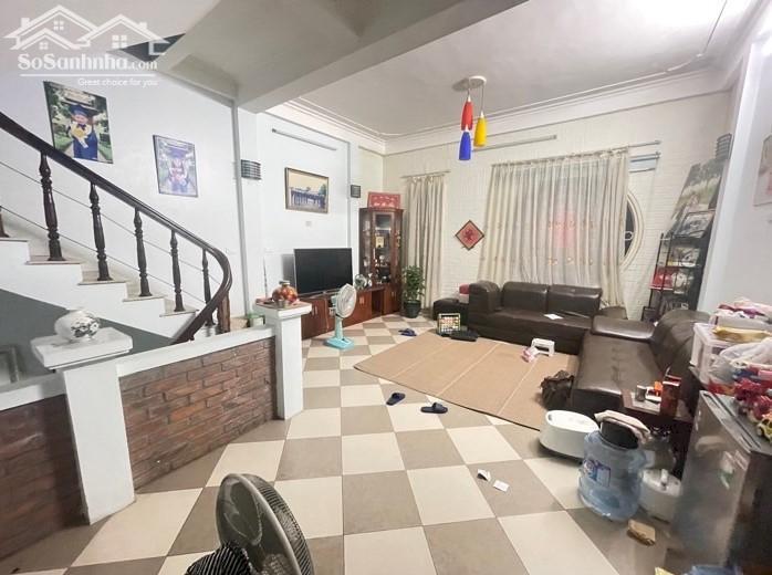 Hình ảnh Bán nhà Nguyễn Chí Thanh_ô tô quay đầu trước nhà_dân xây vuông vắn_52m2_mt 4m5 0