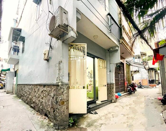 Hình ảnh NHÀ HỒ BÁ KIỆN CHỈ HƠN 7 TỶ, 45M2, 2 TẦNG, NGANG 3M9 NỞ HẬU, HẺM 3M SÁT MẶT TIỀN, NGAY TRẠM METRO LÊ THỊ RIÊNG 1