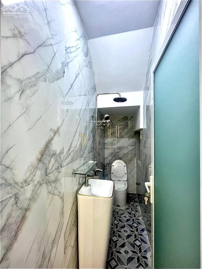 Hình ảnh Bán Nhà Trục chính hẻm 137 Hoàng Quốc Việt - Gần Chợ Nổi & Trường học 1