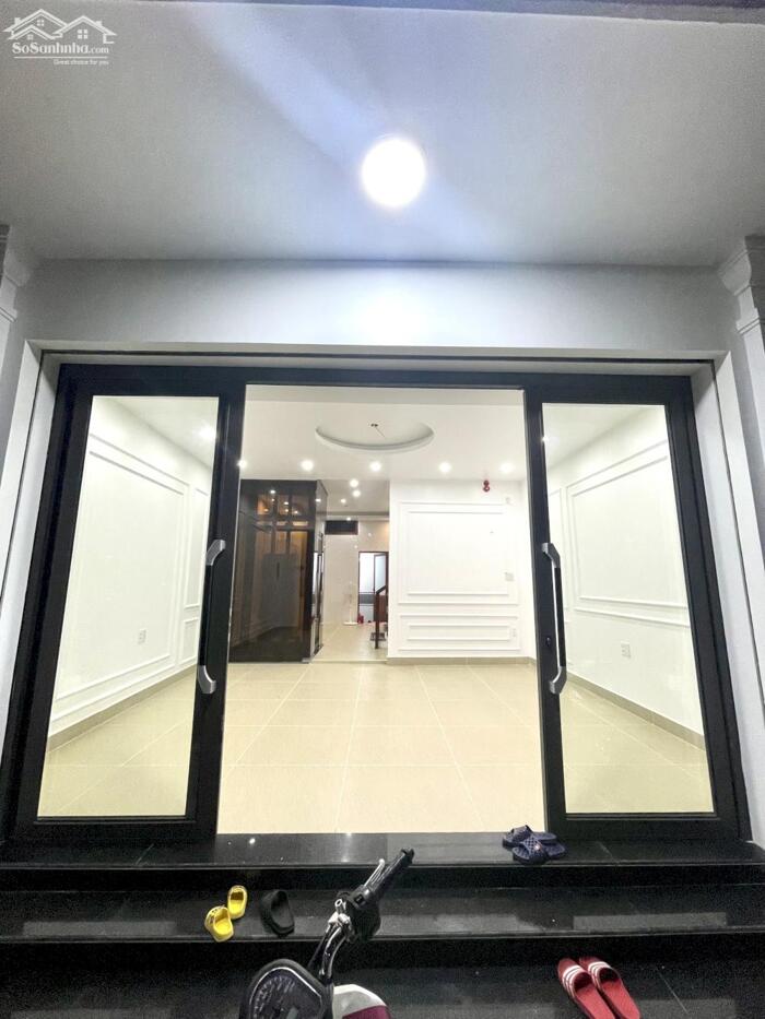 Hình ảnh Cho thuê nguyên căn Văn Cao 10 ngủ khép kín, DT: 70m2. 2