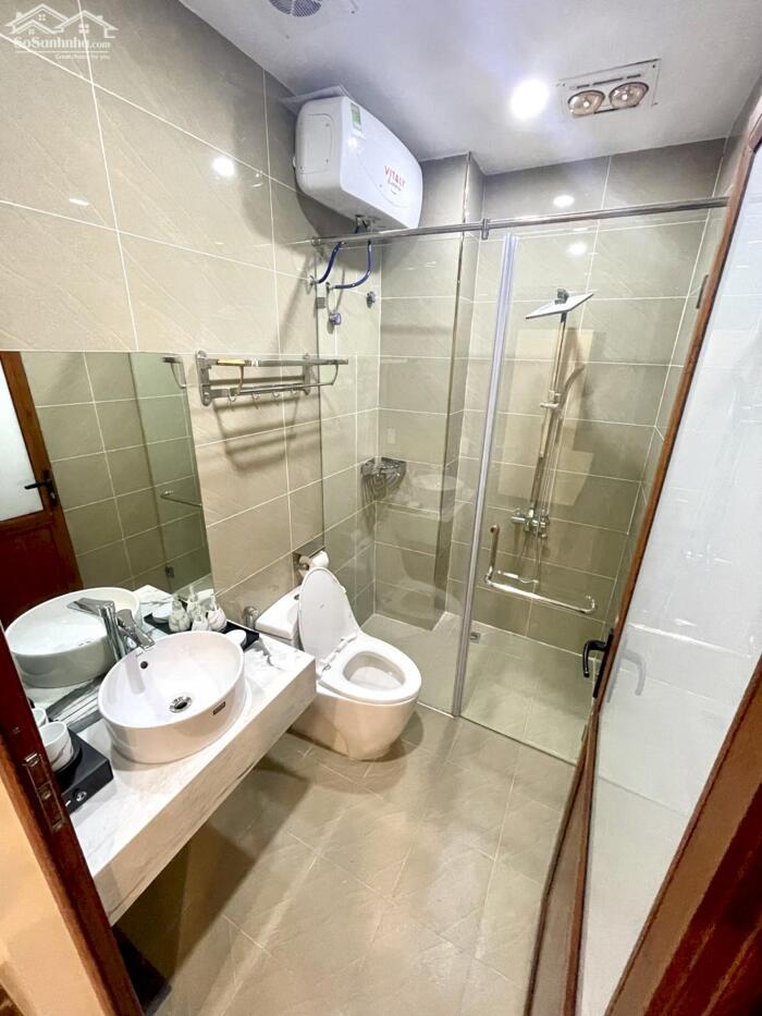 Hình ảnh Cho thuê nguyên căn Văn Cao 10 ngủ khép kín, DT: 70m2. 7