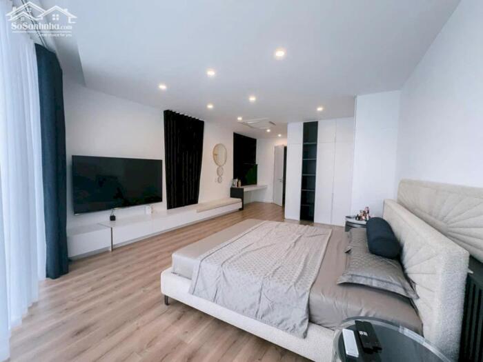 Hình ảnh Mặt Phố Hào Nam 9 Tầng 1 Hầm 105M2 MT 6M 63,5 Tỷ Có Dòng Tiền 1