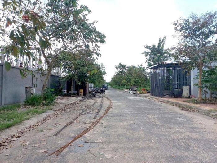 Hình ảnh Nền 90m2 đường B13 KDC Tân Phú, Phường Hưng Phú, Cần Thơ_ hẻm hong 2m & sau 2m 0