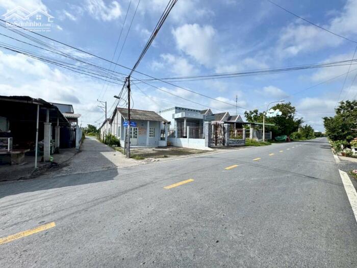 Hình ảnh Đất nền thổ cư 182m2 lô góc 2 mt đường nhựa xã Cần Đước giá rẻ đầu tư 1 tõi 30tr 0