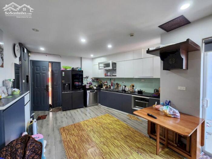 Hình ảnh Bán nhà Chung cư CT2 Hoàng Cầu, 2 ngủ 2WC, 3 ban công thoáng mát, nội thất đầy đủ, dân trí cao, an ninh tốt 1