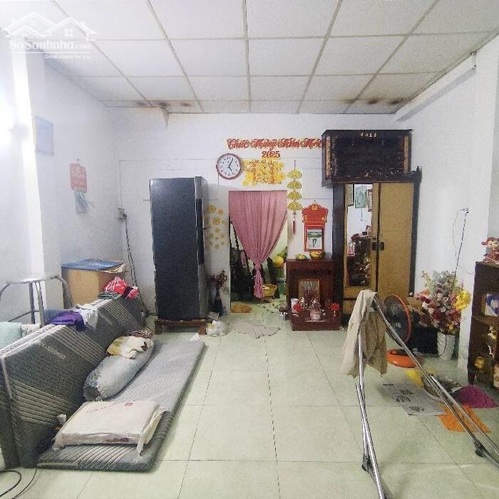 Hình ảnh Xe hơi đậu cửa ngay Hồng Bàng, DT ngang 4m, 2 Tầng 2 PN, tài chính 4 tỷ 3