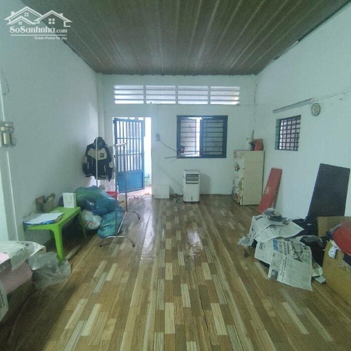 Hình ảnh Xe hơi đậu cửa ngay Hồng Bàng, DT ngang 4m, 2 Tầng 2 PN, tài chính 4 tỷ 4