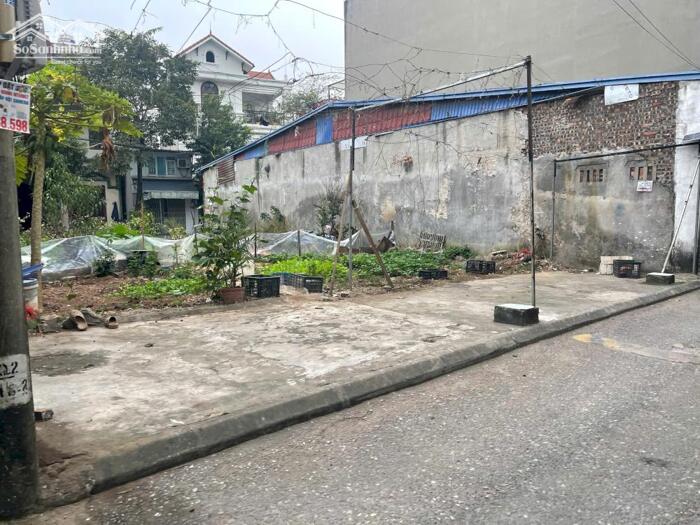 Hình ảnh Giá chỉ 3,8 tỷ 30m ô tô 7 chỗ vào nhà tại Tình Quang, Giang Biên, tương đối hiếm 0