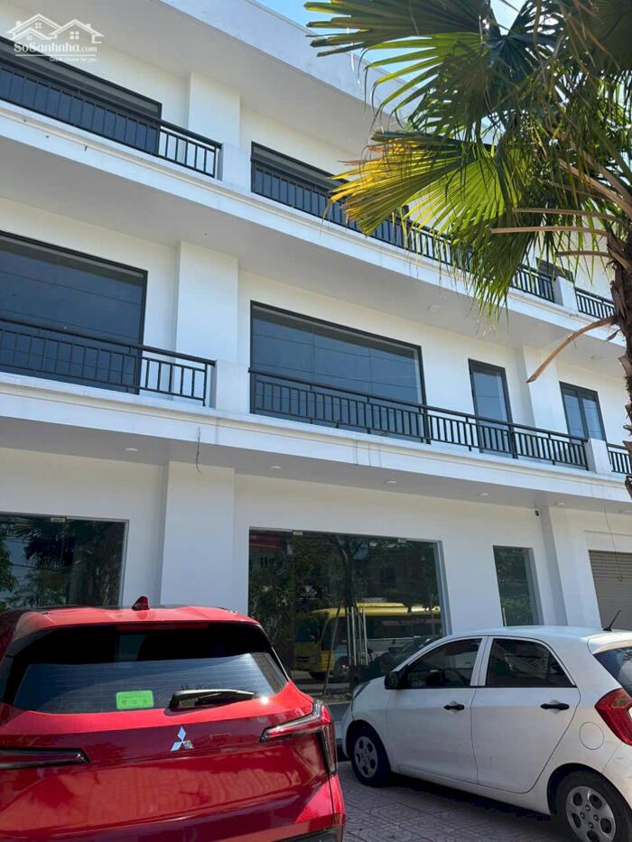 Hình ảnh Bán nhà 3 tầng kinh doanh đường Nguyễn Cảnh Hoan, Quán Bàu, TP Vinh 1