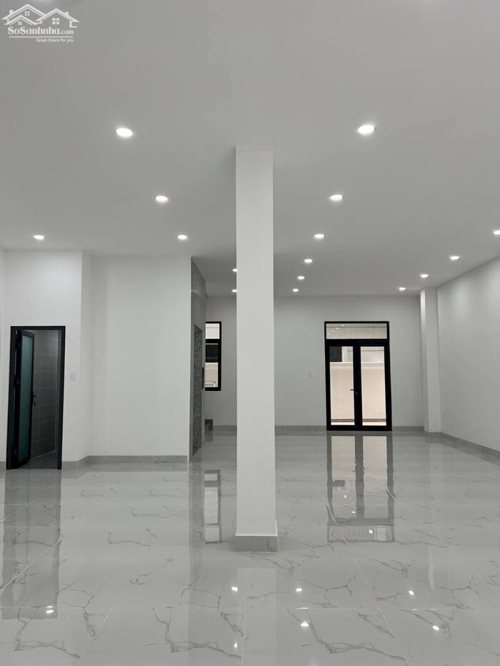 Hình ảnh Cho thuê nhà phố Vinhomes Grand Park - Diện tích lớn 144m² - Thang máy Nhà mới hoàn thiện chưa ở 1