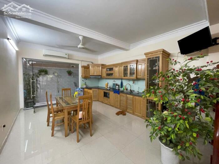 Hình ảnh Cho thuê nhà khu phân lô Văn Cao, 3 ngủ khép kín (90m2). 8