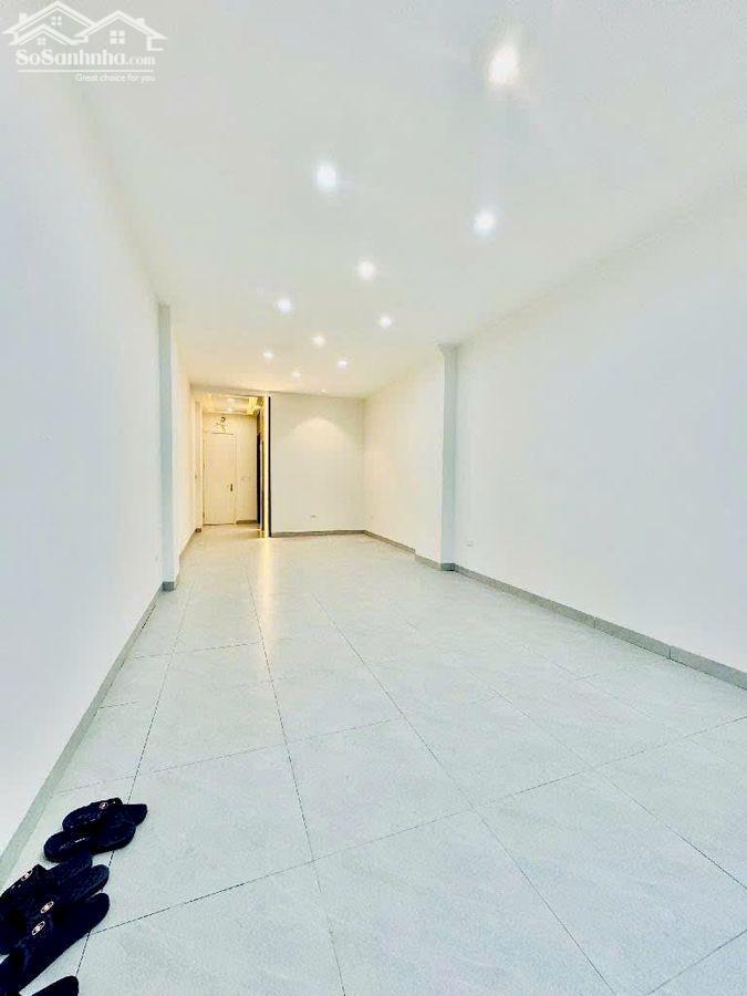 Hình ảnh Bán Nhà Mặt Phố Hoàng Cầu, Đống Đa. 61m x 6T Thang Máy. Nhà Mới Đẹp, Ô tô Tránh, 30,8 Tỷ 3