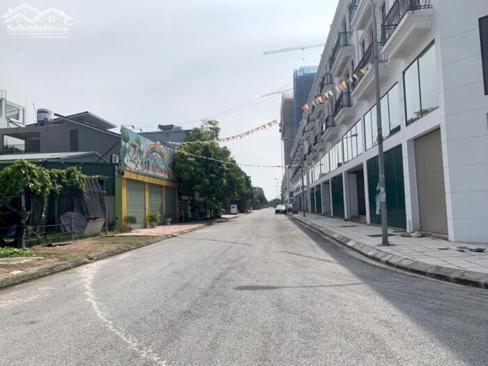 Hình ảnh Tài chính thấp nhất khu 31ha Trâu Quỳ, chỉ 15,9 tỷ 102m2 trục đường với Shophouse Sông Hồng 2