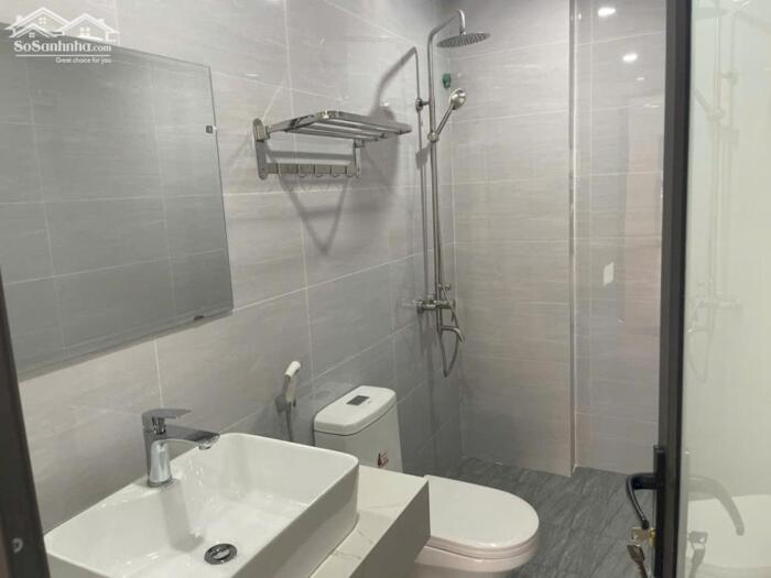 Hình ảnh Chính chủ cần bán nhà xây mới 4,5 tầng 36,6m2 tổ 8 Thạch Bàn, gần hồ Bộ Đội đang thi công chỉ 200m 4