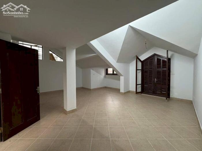 Hình ảnh Bán Nhà P/Lô Ô Tô Tránh Đường Bưởi Ba Đình 72/90m2-5T 2MT15m Vỉa Hè 31,5 Tỷ Có Thương Lượng. 2