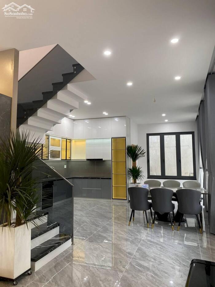 Hình ảnh Chính chủ gửi bán nhà 3 tầng 2 MT đường Nguyễn Thúy và Nguyễn Huy Tự. Đà Nẵng. 3