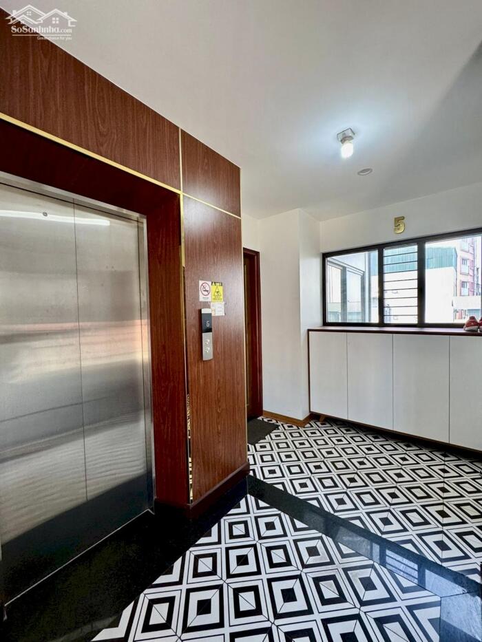 Hình ảnh Nhà Đẹp Trịnh Công Sơn 7 Tầng Thang Máy MT 4,7M 28.5 Tỷ Gần Hồ Tây View Hồ 0